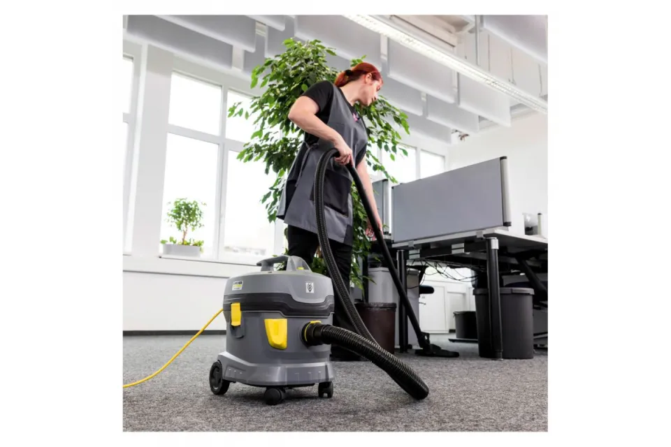 Професионална прахосмукачка Karcher T 11/1 Classic