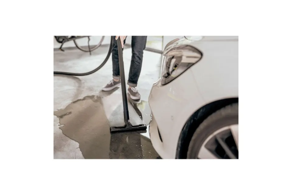 Мултифункционална прахосмукачка Karcher WD 4 V-20/5/22