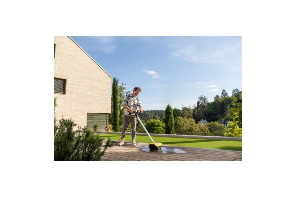 Уред за почистване на външни настилки Karcher PCL 6