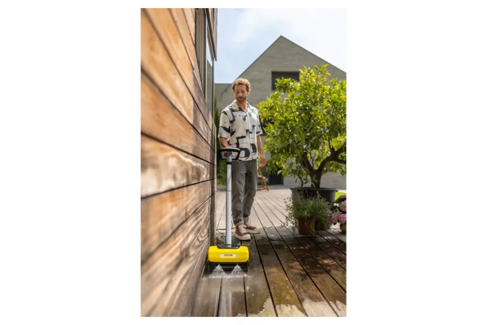 Уред за почистване на външни настилки Karcher PCL 6