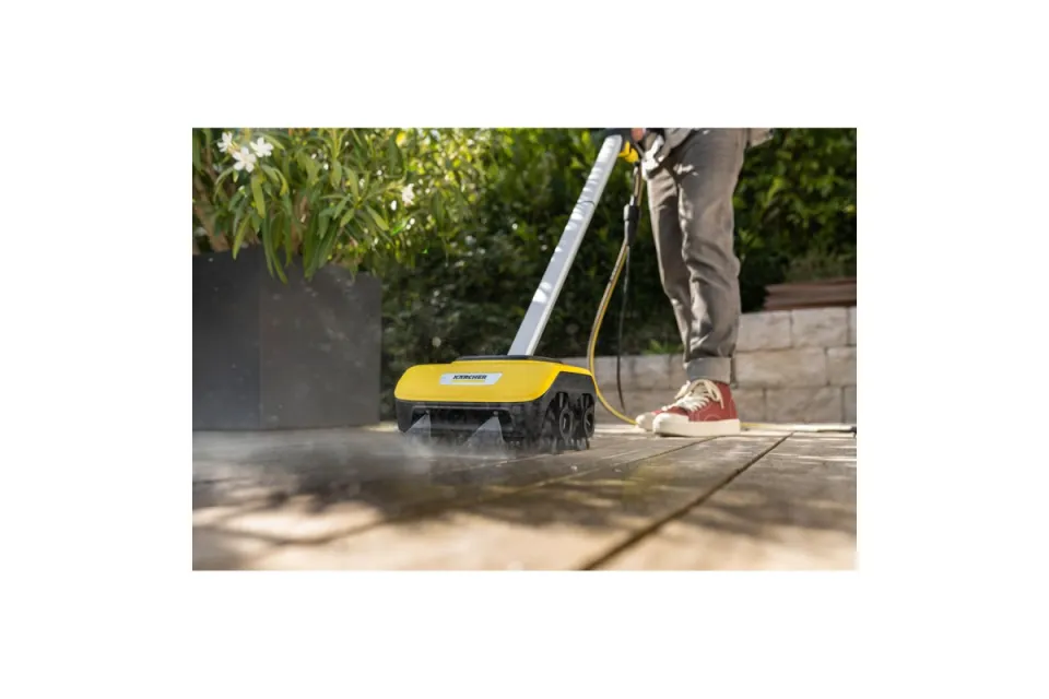 Уред за почистване на външни настилки Karcher PCL 6