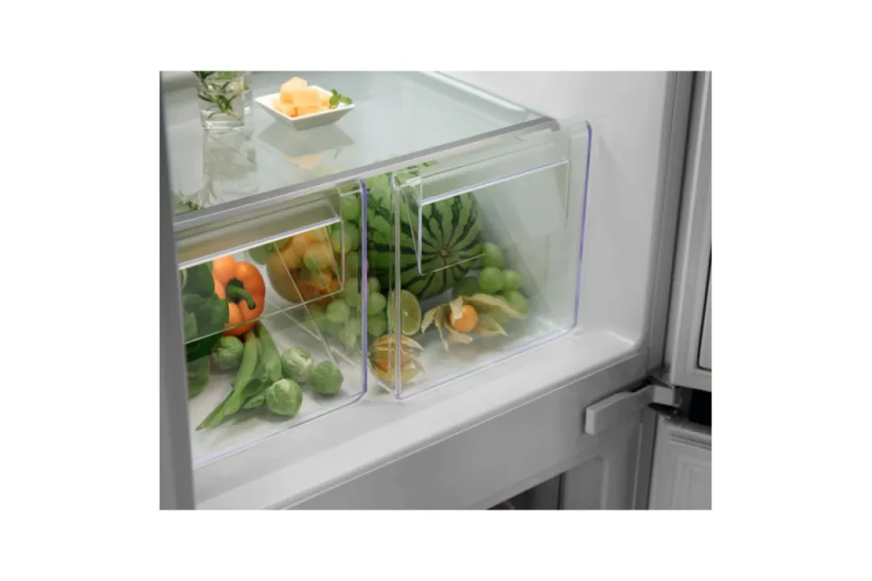 Комбиниран хладилник с фризер за вграждане Electrolux ENA7NE18S Серия 700 NoFrost, 177 см