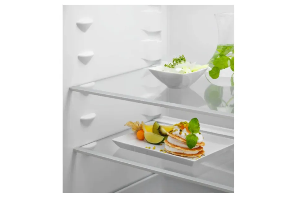 Комбиниран хладилник с фризер за вграждане Electrolux ENA7TE75S Серия 700 NoFrost, 188 см