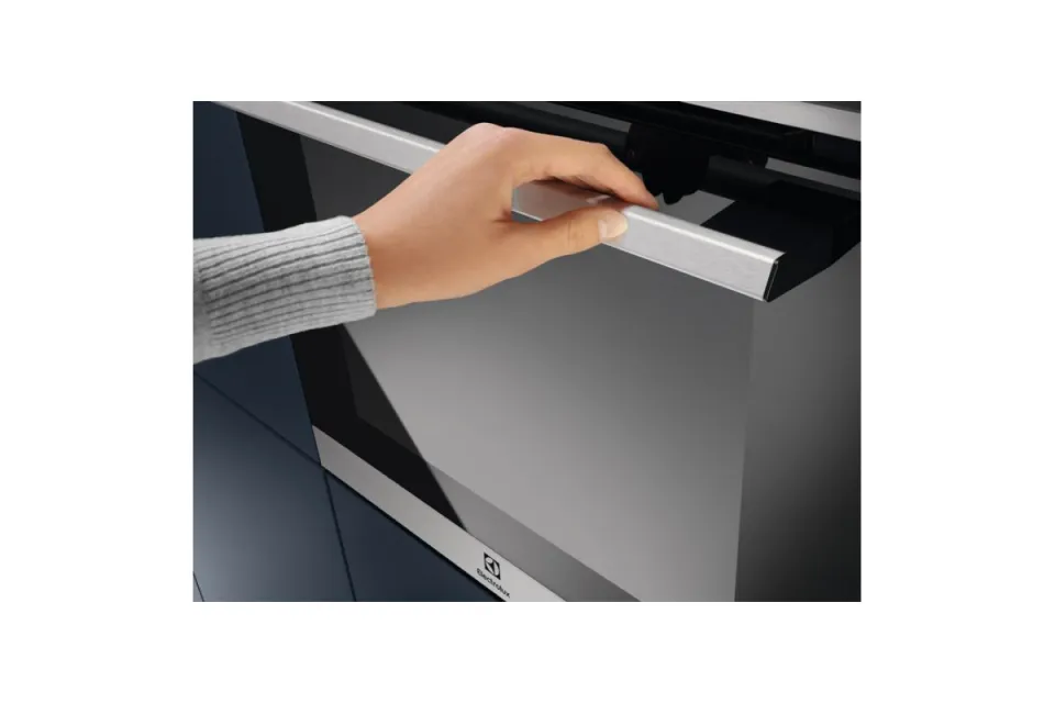 Фурна за вграждане Electrolux EOD5H70BX Серия 600 SteamBake, 65 л, Клас А