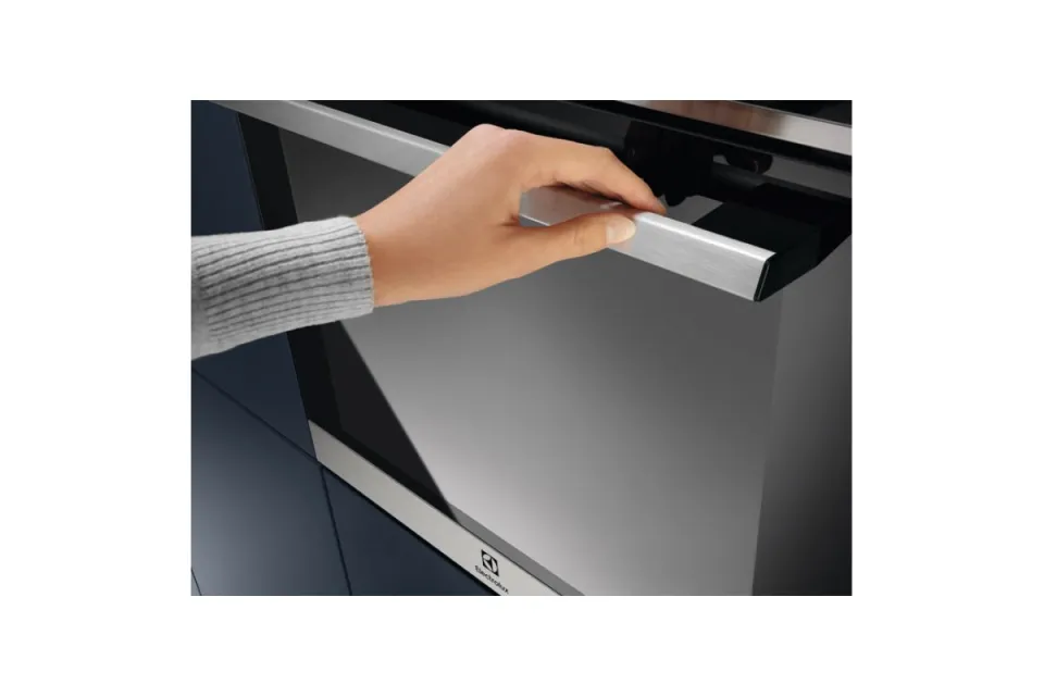 Фурна за вграждане Electrolux EOD6P77WX Серия 600 SteamBake, Пиролиза, 72 л, Клас А+