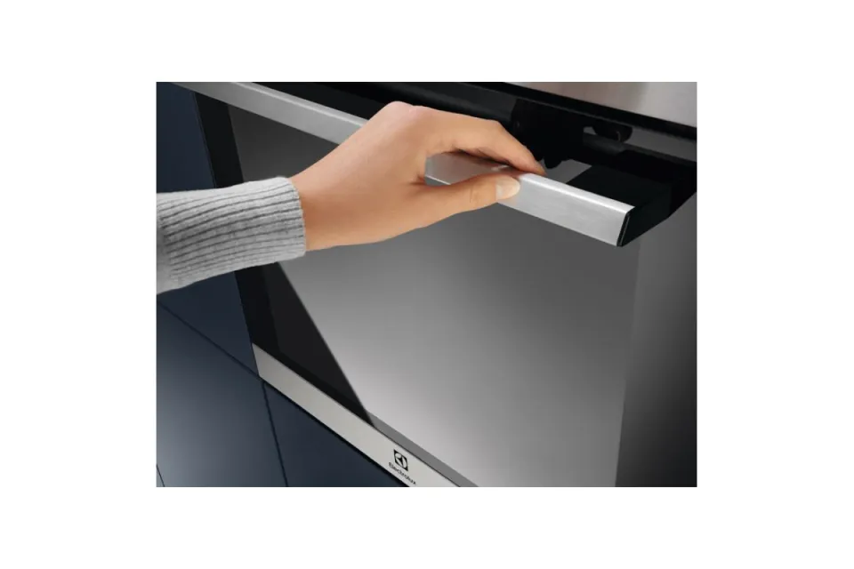 Фурна за вграждане Electrolux EOF3H40BX Серия 600 SurroundCook®, 65 л, Клас А