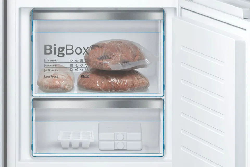 Комбиниран хладилник с фризер за вграждане Bosch KIS87AFE0 LowFrost Серия 6, 177 см