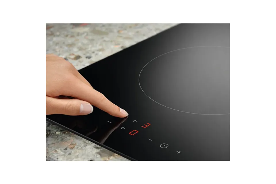Стъклокерамичен плот за вграждане Electrolux LHR3233CK, 30 см