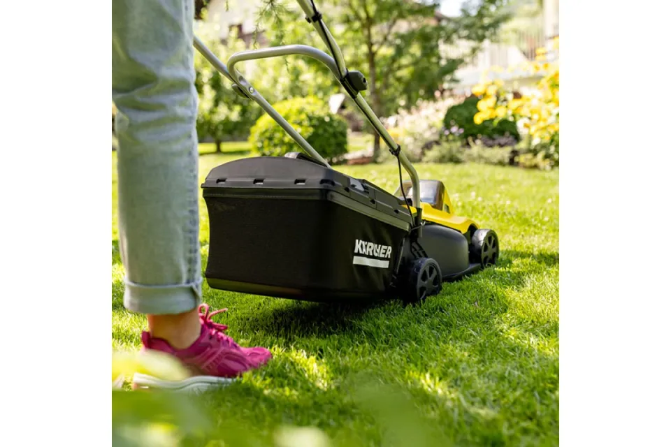 Акумулаторна косачка Karcher LMO 2-18 (без батерия)