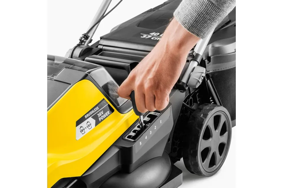 Акумулаторна косачка Karcher LMO 4-18 Dual (без батерии)
