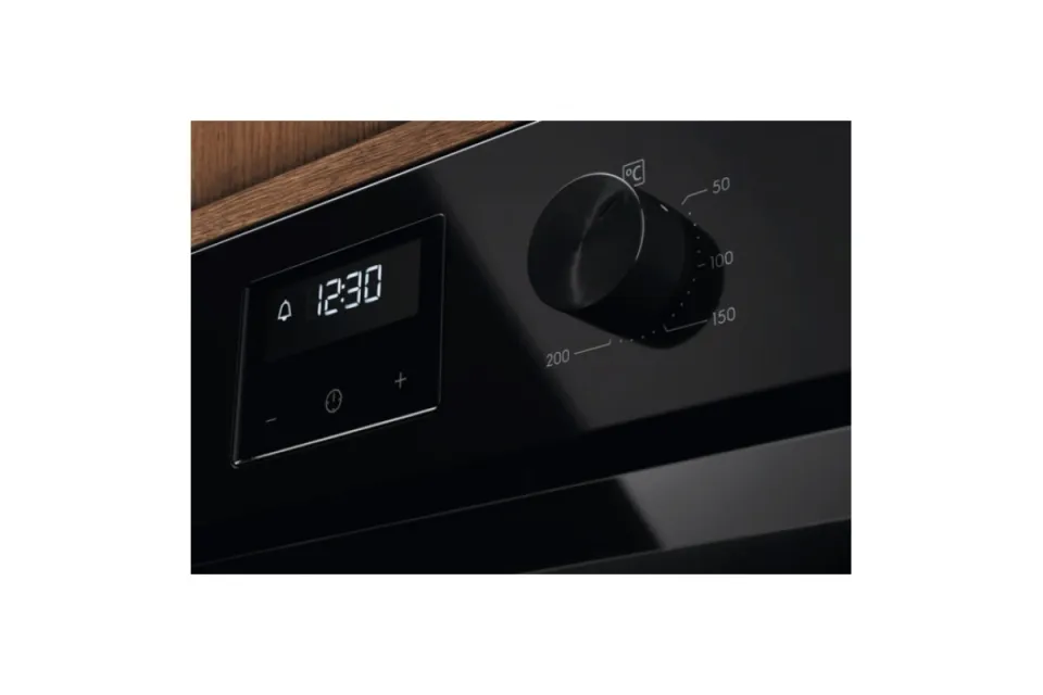 Фурна за вграждане Electrolux LOFGF00BK Серия 300 SurroundCook®, 65 л, Клас А