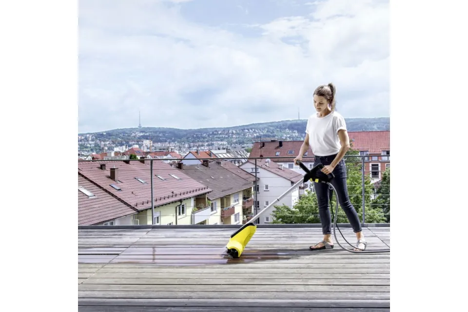 Уред за почистване на външни настилки Karcher PCL 4