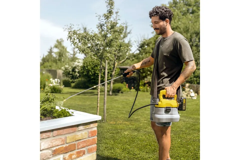 Акумулаторна пръскачка Karcher PSU 4-18 (без батерия)