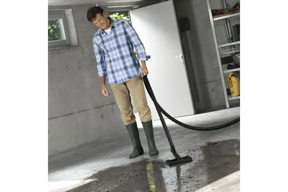 Мултифункционална прахосмукачка Karcher WD 3 Battery Premium INT (без батерия)