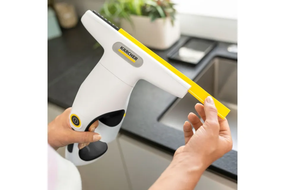 Уред за почистване на прозорци Karcher WV 1 Compact