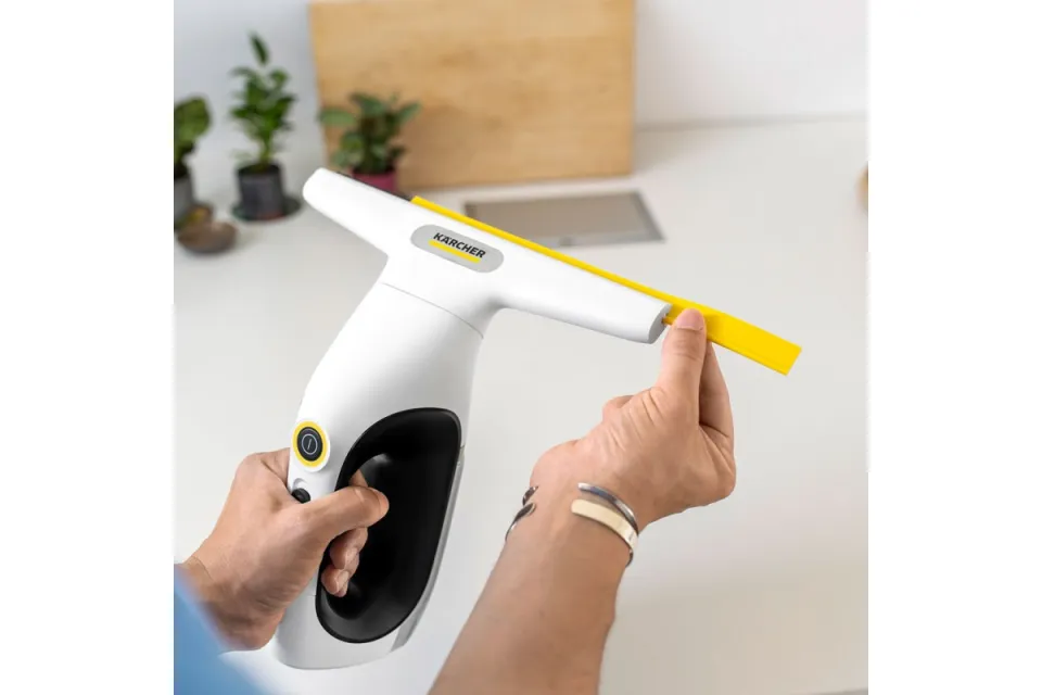 Уред за почистване на прозорци Karcher WV 2 Universal Care