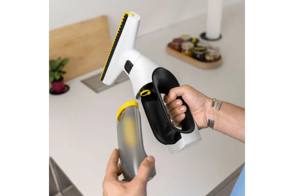 Уред за почистване на прозорци Karcher WV 2 Universal Care